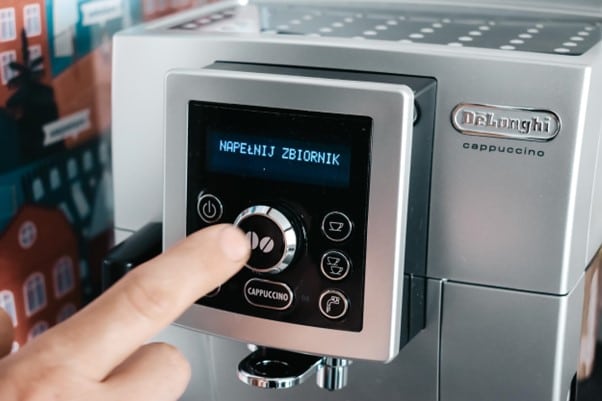 panel sterowania i wyświetlacz ekspresu automatycznego DeLonghi ECAM 23.460S