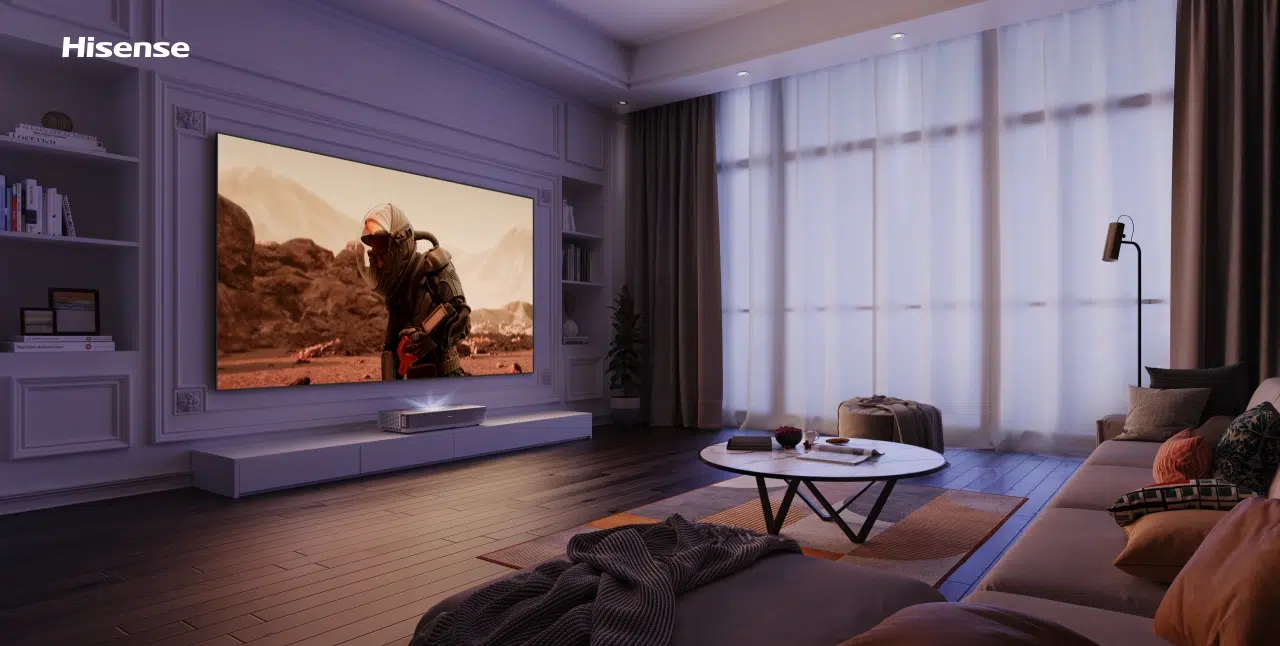 film akcji oglądany na telewizorze laserowym 4K Hisense Laser TV L5HD