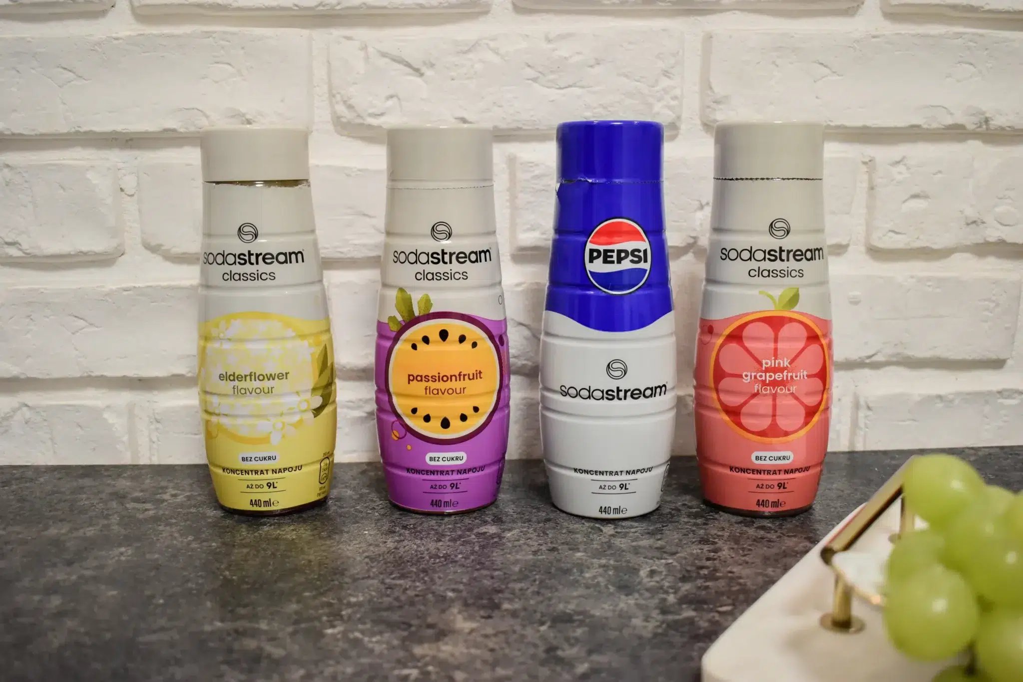 4 syropy SodaStream: czarny bez, marakuja, różowy grapefruit i Pepsi