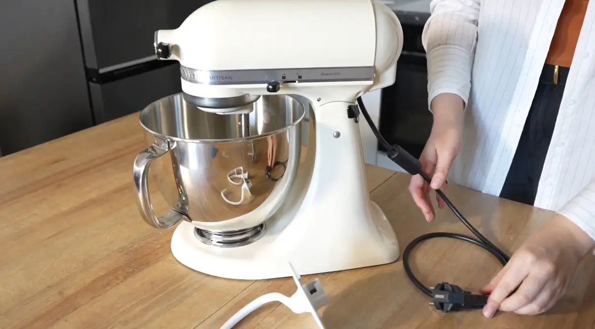 Długość kabla zasilającego w robocie planetarnym KitchenAid Artisan