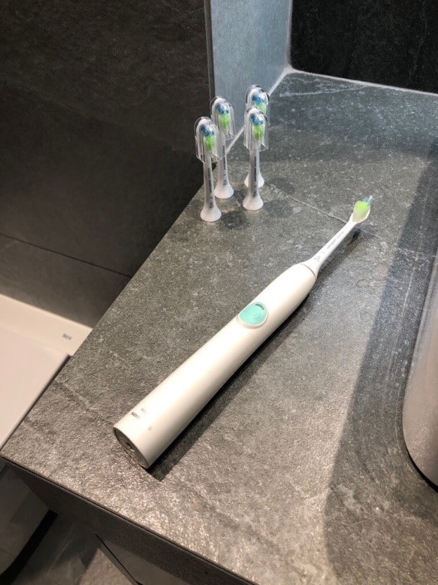 Szczoteczka Philips Sonicare EasyClean HX6511/33 z dodatkowymi końcówkami